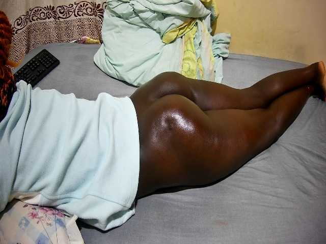 ebony-tasha1 live cam on BongaCams