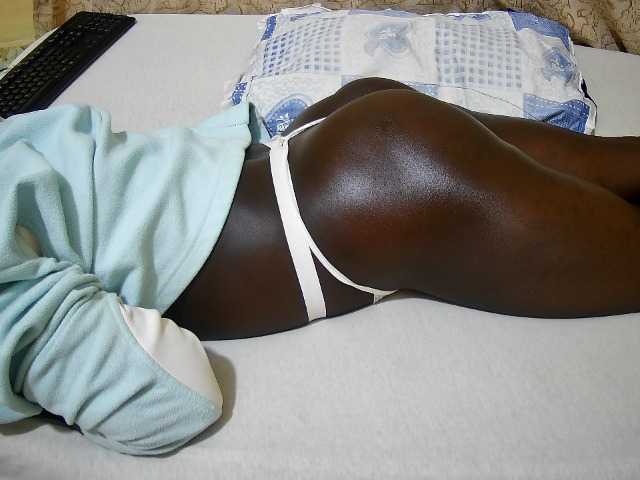 ebony-tasha1 live cam on BongaCams