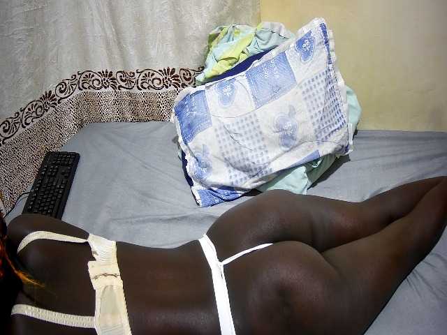 ebony-tasha1 live cam on BongaCams