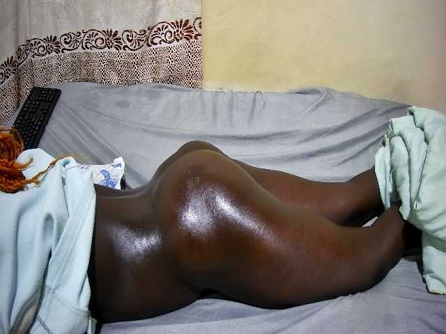 ebony-tasha1 live cam on BongaCams