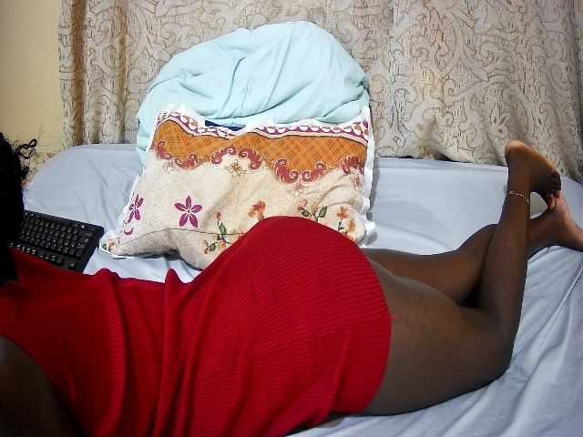 ebony-tasha1 live cam on BongaCams