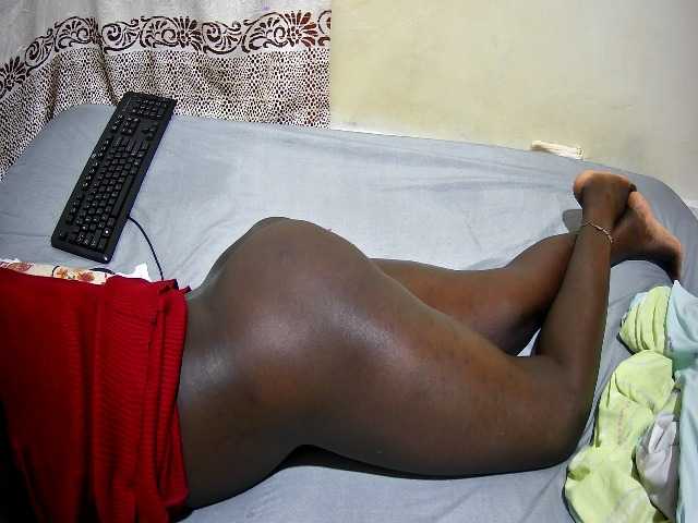 ebony-tasha1 live cam on BongaCams