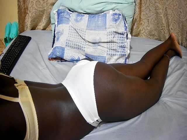 ebony-tasha1 live cam on BongaCams