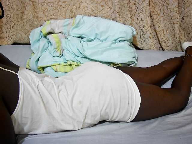 ebony-tasha1 live cam on BongaCams