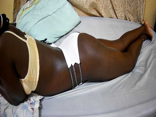 ebony-tasha1 live cam on BongaCams