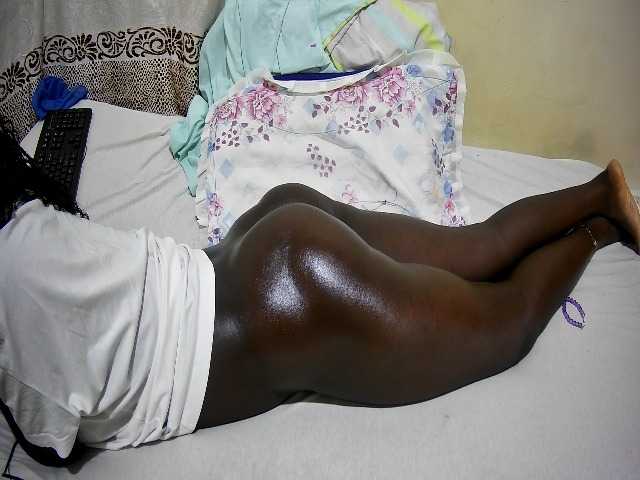ebony-tasha1 live cam on BongaCams