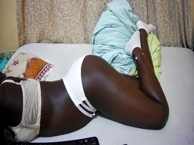 ebony-tasha1 live cam on BongaCams