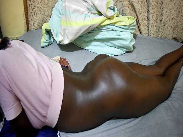 ebony-tasha1 live cam on BongaCams