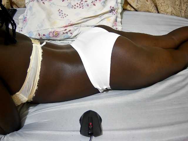 ebony-tasha1 live cam on BongaCams