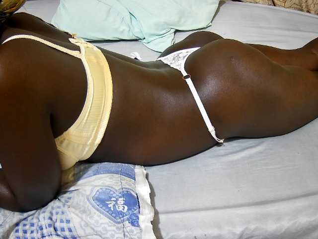 ebony-tasha1 live cam on BongaCams