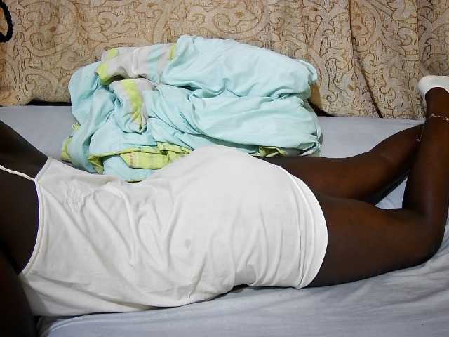 ebony-tasha1 live cam on BongaCams