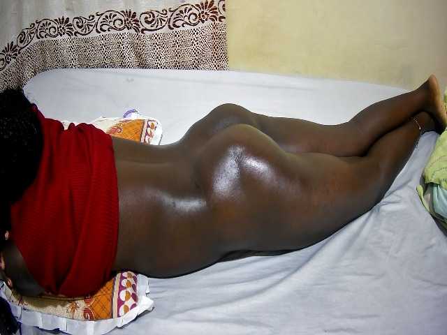 ebony-tasha1 live cam on BongaCams