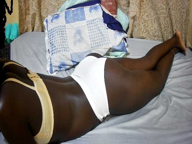 ebony-tasha1 live cam on BongaCams