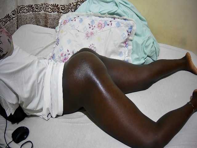 ebony-tasha1 live cam on BongaCams
