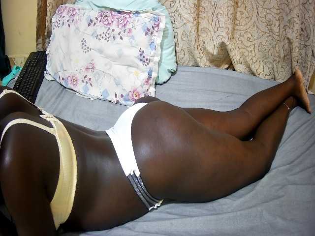 ebony-tasha1 live cam on BongaCams