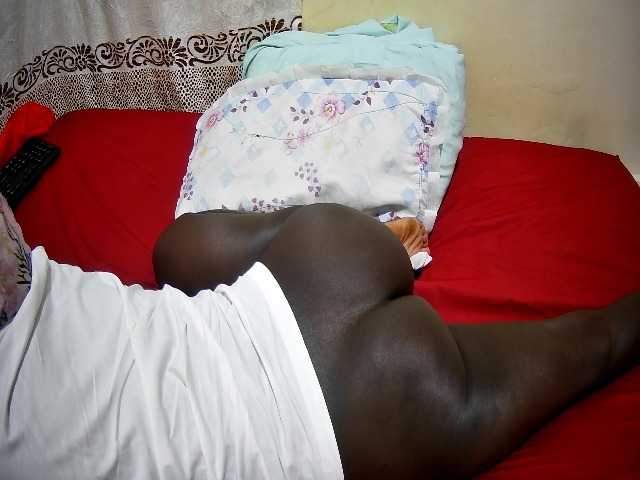 ebony-tasha1 live cam on BongaCams