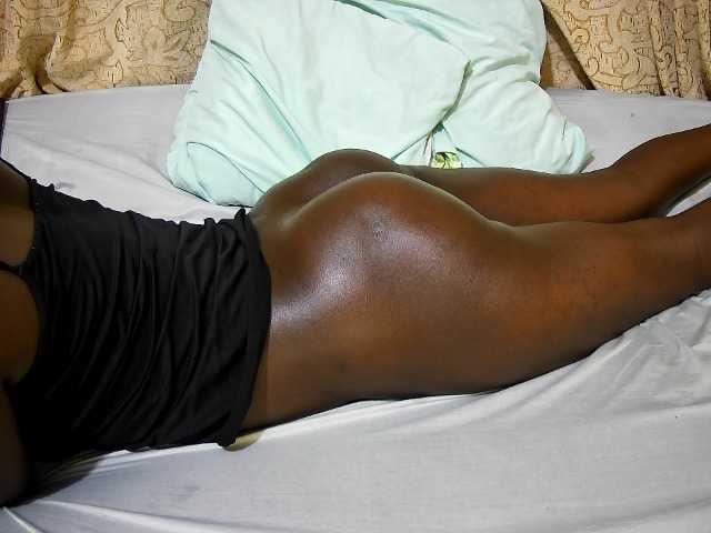 ebony-tasha1 live cam on BongaCams