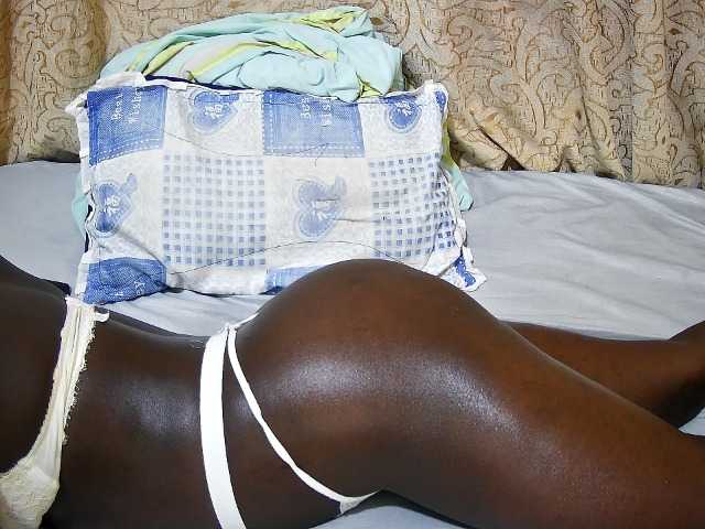 ebony-tasha1 live cam on BongaCams