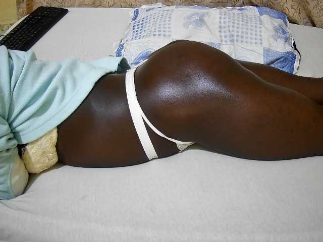 ebony-tasha1 live cam on BongaCams