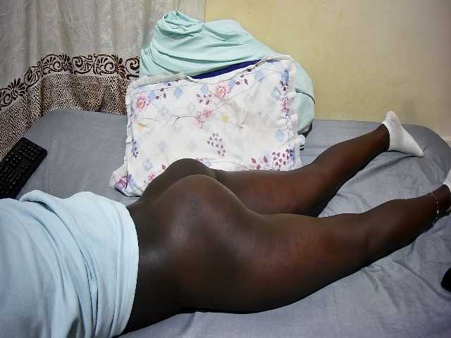 ebony-tasha1 live cam on BongaCams