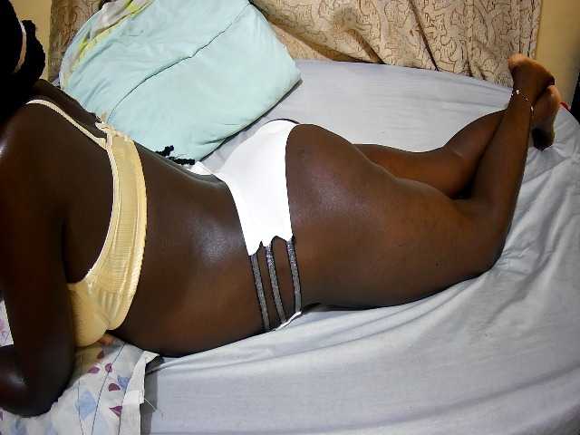 ebony-tasha1 live cam on BongaCams