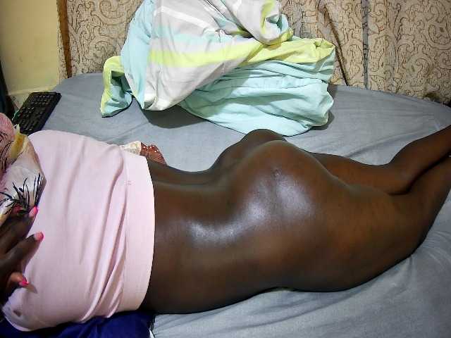 ebony-tasha1 live cam on BongaCams