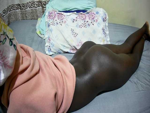 ebony-tasha1 live cam on BongaCams
