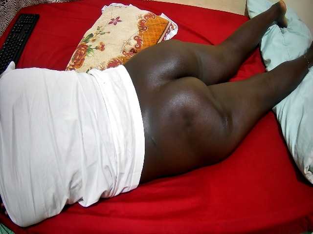 ebony-tasha1 live cam on BongaCams