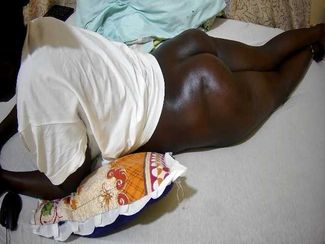 ebony-tasha1 live cam on BongaCams