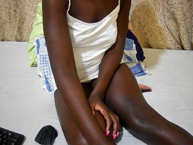 ebony-tasha1 live cam preview