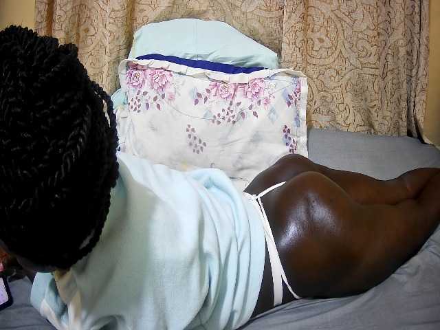 ebony-tasha1 live cam on BongaCams