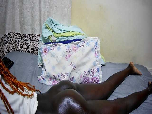 ebony-tasha1 live cam on BongaCams