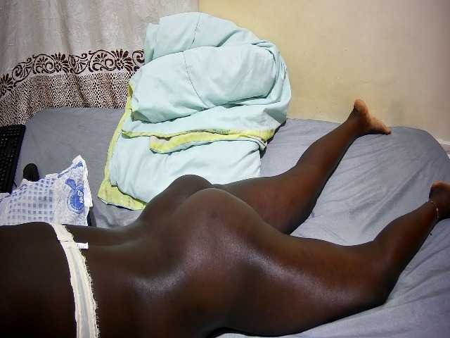 ebony-tasha1 live cam on BongaCams