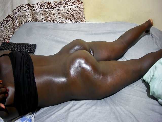 ebony-tasha1 live cam on BongaCams