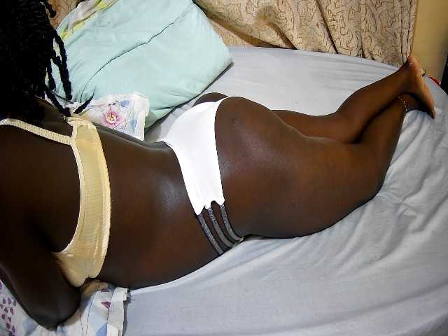 ebony-tasha1 live cam on BongaCams