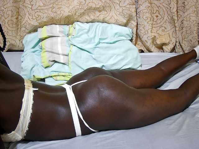ebony-tasha1 live cam on BongaCams
