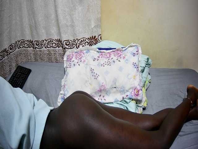 ebony-tasha1 live cam on BongaCams
