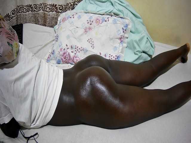 ebony-tasha1 live cam on BongaCams