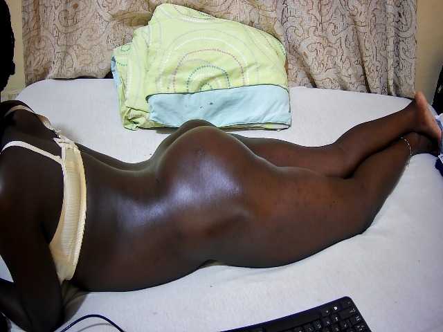 ebony-tasha1 live cam on BongaCams