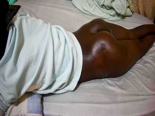 ebony-tasha1 live cam on BongaCams