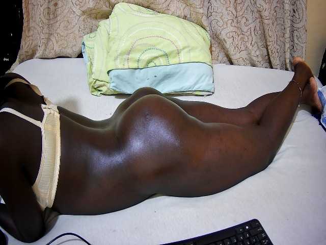 ebony-tasha1 live cam on BongaCams