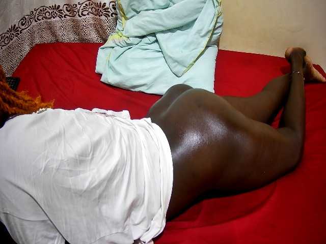 ebony-tasha1 live cam on BongaCams
