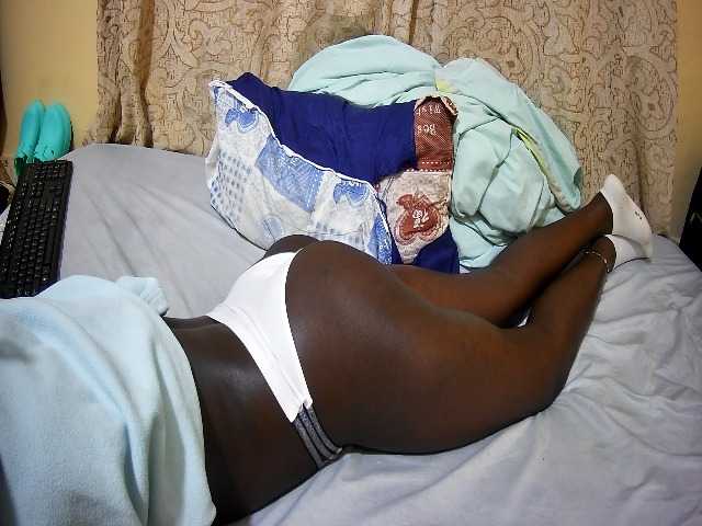 ebony-tasha1 live cam on BongaCams