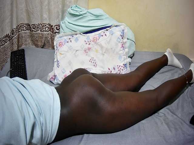 ebony-tasha1 live cam on BongaCams