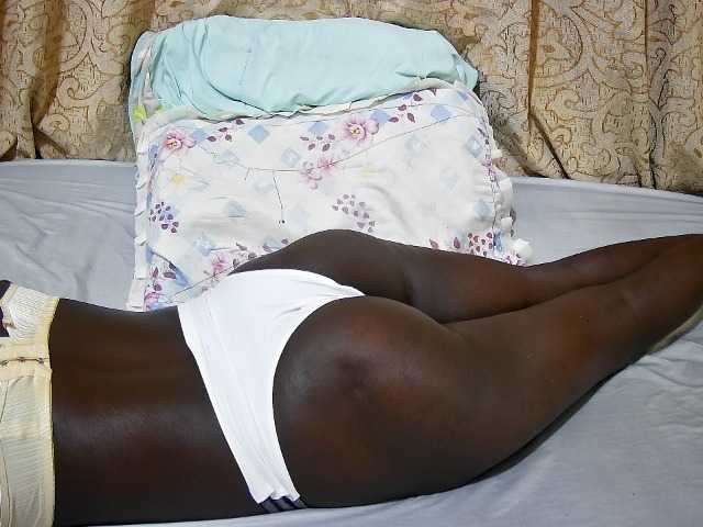 ebony-tasha1 live cam on BongaCams