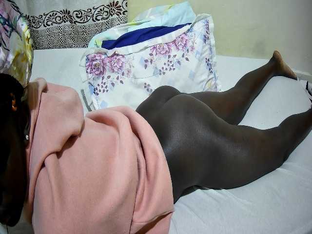 ebony-tasha1 live cam on BongaCams