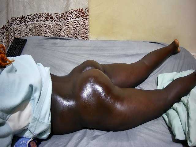 ebony-tasha1 live cam on BongaCams