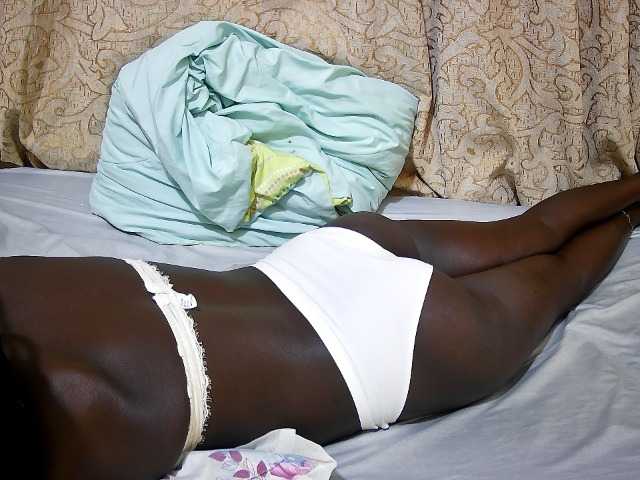 ebony-tasha1 live cam on BongaCams