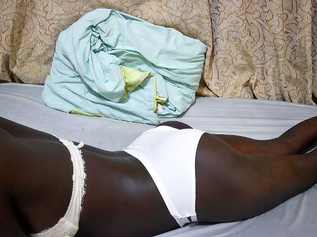 ebony-tasha1 live cam on BongaCams