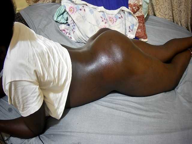 ebony-tasha1 live cam on BongaCams